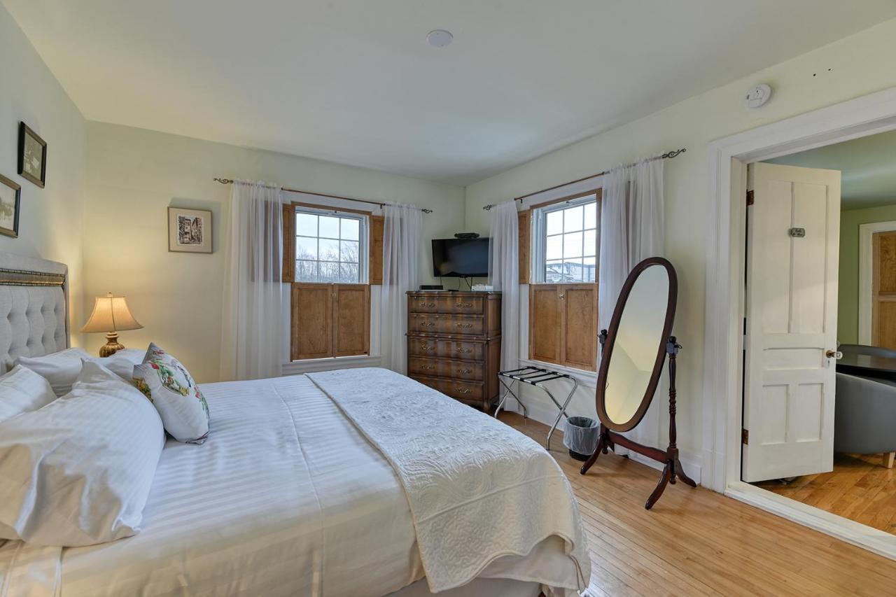 La Maison Collins B&B Granby Exterior photo