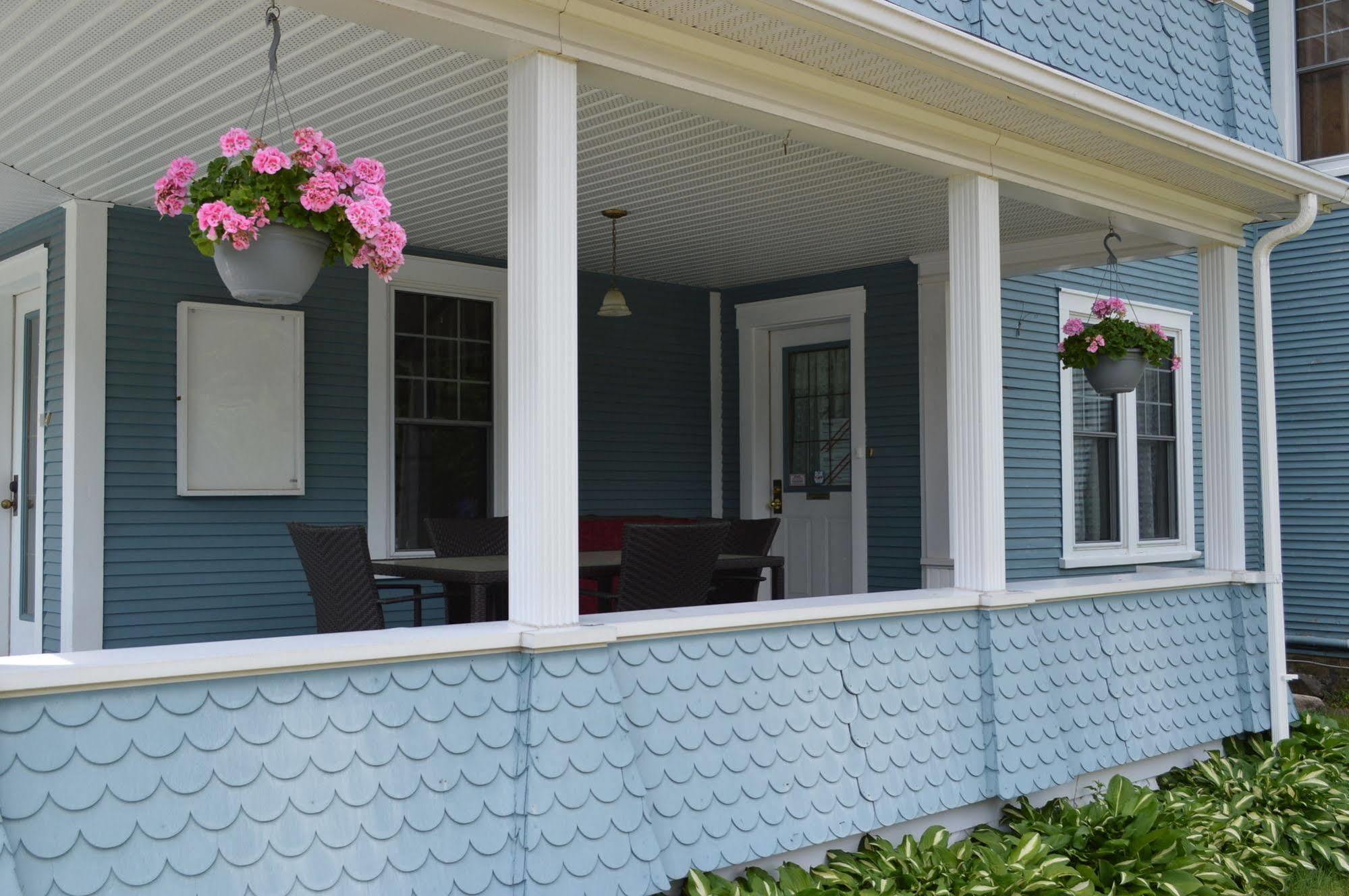 La Maison Collins B&B Granby Exterior photo